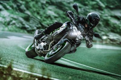 Mùa covid ở nhà nhận quà liền tay khi mua kawasaki Z900ABS online